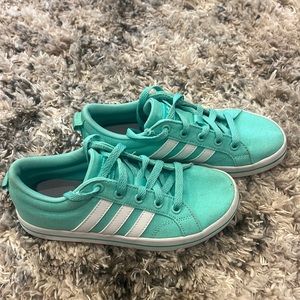 GIRLS Adidas shoes Size 2. *Only worn a hand full of times*